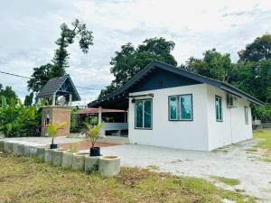 Rumah Hayden - River View, 2BR, Wifi, Netflix