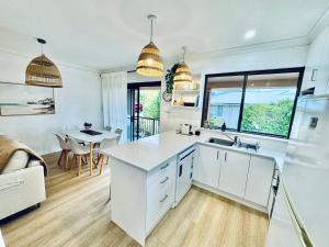 THE DAVEY Seaside Villa