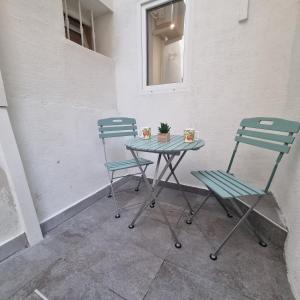 Spacious studio full of charm, recently updated