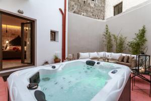 Utopia Luxury Suites - Old Town