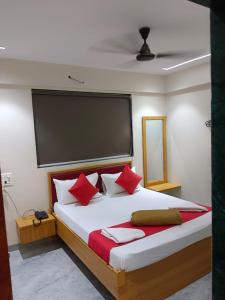 Palm lodging and boarding