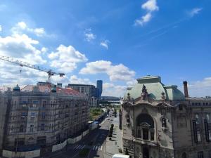 Center Queen size bed Sofa additional living area for 2