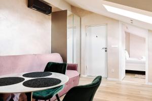 Center Queen size bed Sofa additional living area for 2