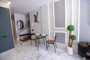 Modern Cozy Ghandi District