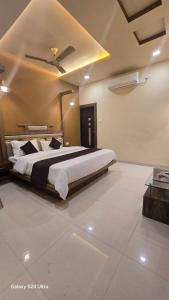 hotel midway treat rajgarh