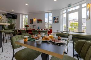 Hotels Logis Hotel Le Richelieu - Royan Atlantique : photos des chambres
