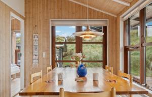 Beautiful Home In Saltum