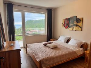 Sea View 1 Bedroom Apartment - Pool & Free Parking - Kavarna