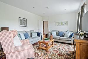 Central Brockenhurst flat near pubs & trails