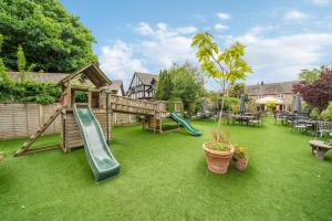 Central Brockenhurst flat near pubs & trails