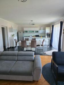 Apartment Frane