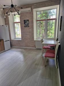 Apart-Hotel next to Deribasivska