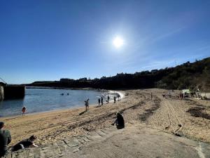 Rose Wynd Cottage-Close to beach