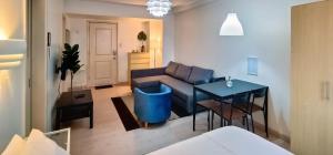 Charming Modern Condo in BGC