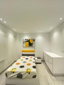 white luxe sheikh zayed apartment