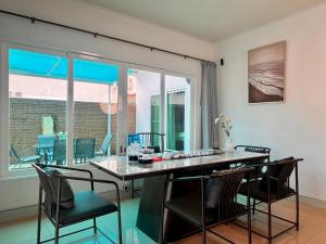 h7中天海滩独栋泳池别墅 台球 4房6床4卫