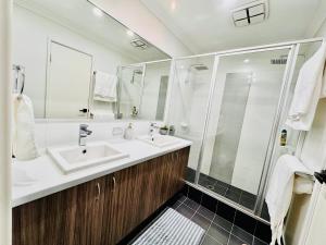 Modern King Suite on Swan Valley Doorstep