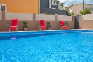 Apartment with private swimming pool