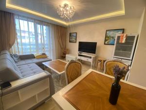 Robinzon Beach 3BD Lux apartment by Flat Mаnager