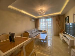 Robinzon Beach 3BD Lux apartment by Flat Mаnager