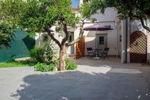 Roidis Apartments -close to city