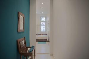 Stunning Riverview Apartment