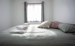 Cozy 3-Bedroom Home in Luton