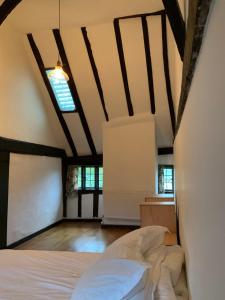 Delightful 4BD Home full of Flair Edenbridge Kent