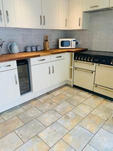 Elegant 3BD Edwardian Home Warminster