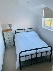 Elegant 3BD Edwardian Home Warminster