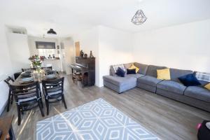 Immaculate 3 Bedroom Home Barnstaple Devon - 3-gwiazdkowe hotele w mieście Barnstaple