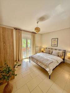 Nea Makri Holiday Villa - Garden Level