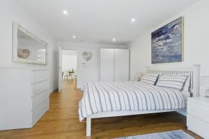 Independent rural detached annexe with free private Parking