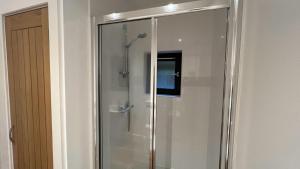 NEW 1BD Contemporary Flat Upper Dunblane