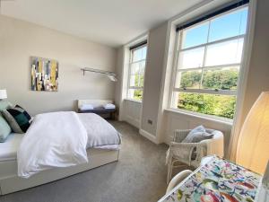 Spacious 2BD Flat with Stunning Views Folkestone