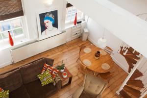 LARGE SHOREDITCH 2DBL BED LOFT APT