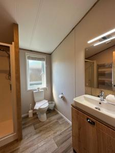 Sandy Lane 18 - Lodge with Hot Tub