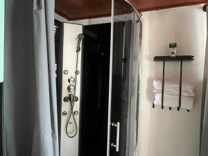 Peaceful chalet close to downtown