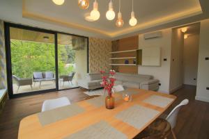 Park Residence 6 - 2 br & Parking at Tivat Center