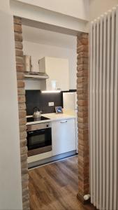 zona Ospedali - piano terra tranquillo - clima - Nina