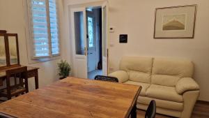 zona Ospedali - piano terra tranquillo - clima - Nina