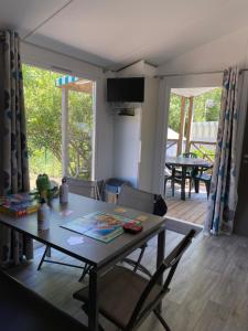 Domaine Résidentiel de Plein Air Escale du Perthuis