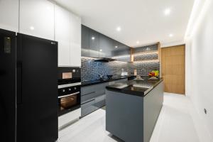 MANDLA VILLAS COLLECTION, White Anda Naiharn