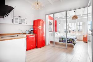 Roof top, close to Taksim, with private terrace