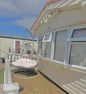 2 bedroom cosy caravan, Sealands