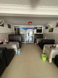 Happy guest house & Restaurant -2