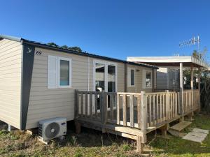 Campings Domaine Residentiel de Plein Air Escale du Perthuis : Premium Mobile Home with Air-Conditioning (6 Adults) - Beach Side