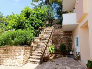 Saranda view E & I