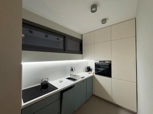 Nomadic life-Elegant Apartment by Athens Riviera