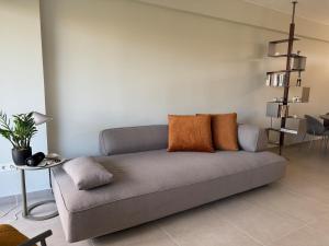 Nomadic life-Elegant Apartment by Athens Riviera